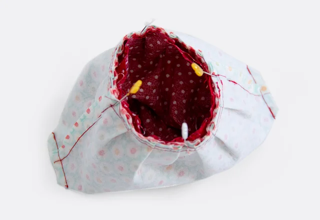 Nähanleitung Schnittmuster gratis Tasche mit Federverschluss zusammenstecken