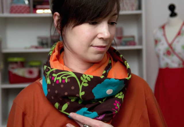 Schnittmuster Nähanleitung gratis Loopschal aus zwei Stoffen