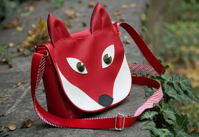 Schnittmuster Umhängetasche aus Kunstleder mit Fuchsmotiv