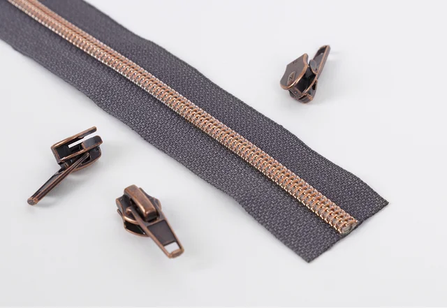 Endlos Reißverschluss metallisiert - Nähen lernen