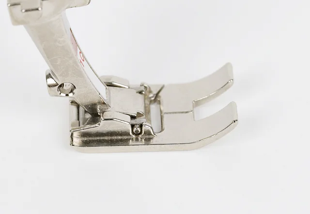 Nähen lernen - Nähmaschinenfüßchen - Zickzackfuß