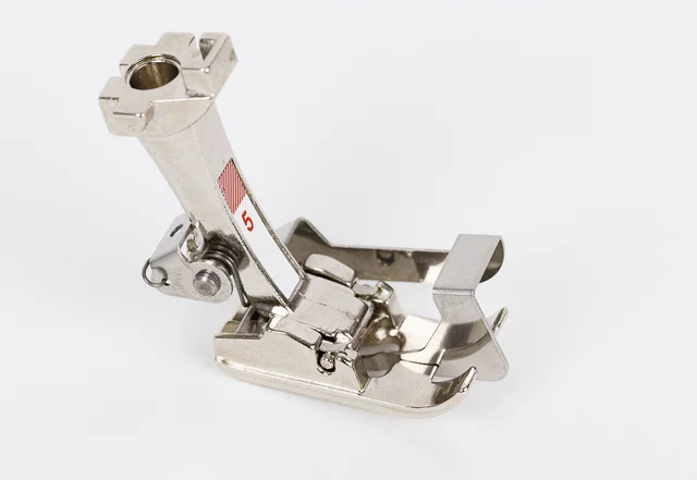 Nähen lernen – Nähmaschinenfüßchen – Kantennähfuß