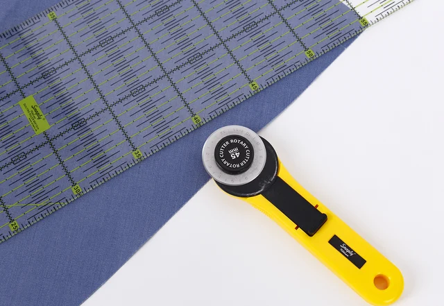 Rollschneider Stoff Patchwork Lineal - Nähen Lernen