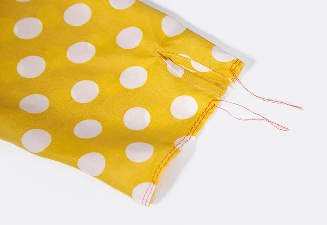 Bluse Ärmelsaum Naht mit Raffung