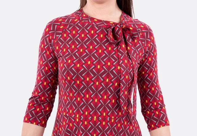 Jerseykleid Auschnitt Schluppe Schleifenband Anleitung Jerseykleid Auschnitt Schluppe Schleifenband Anleitung