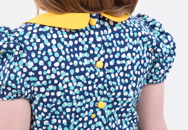Schnittmuster Kinderkleid Bubikragen und Knopfleiste