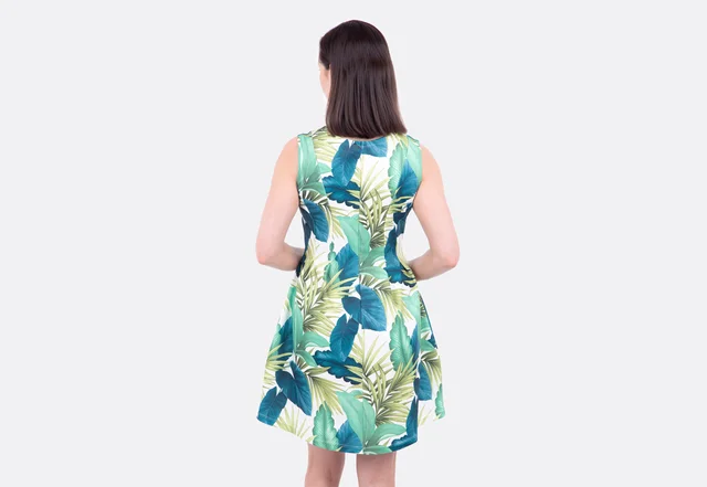 Videoanleitung Schnittmuster Damenkleid mit Teilungsnaht am Rücken Rockteil ärmellos