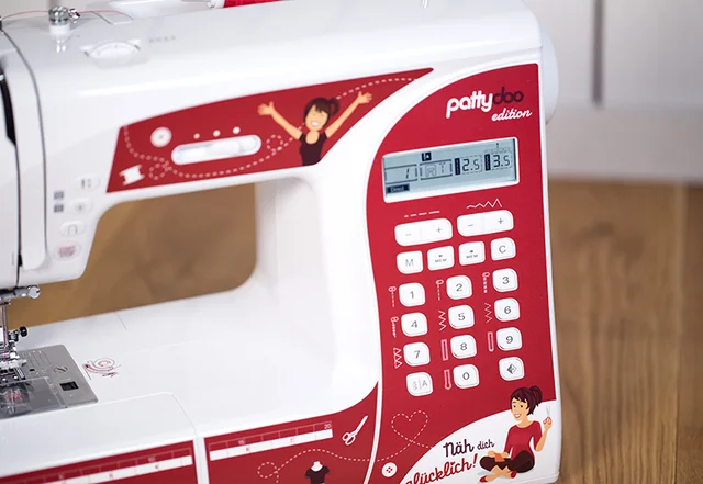 Juki Nähmaschine im pattydoo Design HZL-80HP-B Display