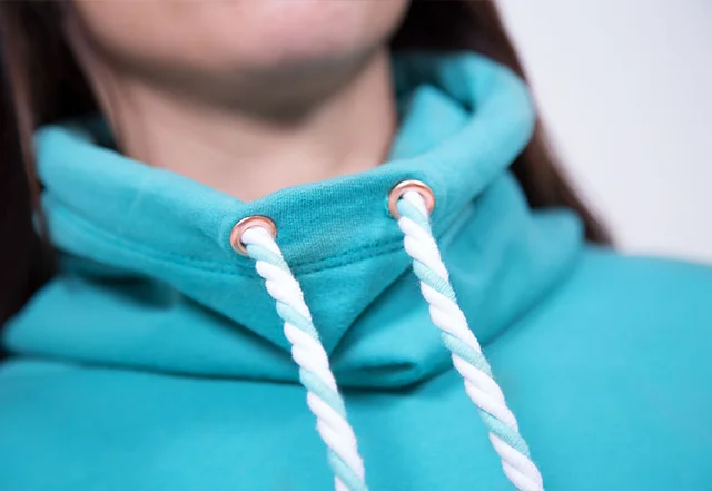 Schnittmuster Damen Hoodie ohne Teilung Anleitung Ösen Kordel