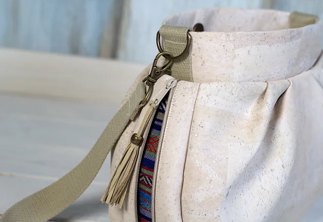 Schnittmuster Hobobag Korkstoff Karabiner selber nähen