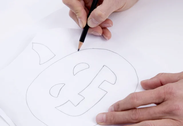 Nähanleitung Halloween Patches: Motiv abpausen