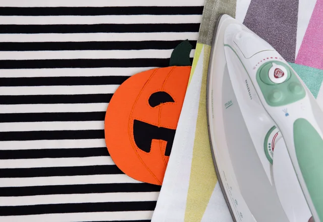 Nähanleitung Halloween Patches: Motiv aufbügeln