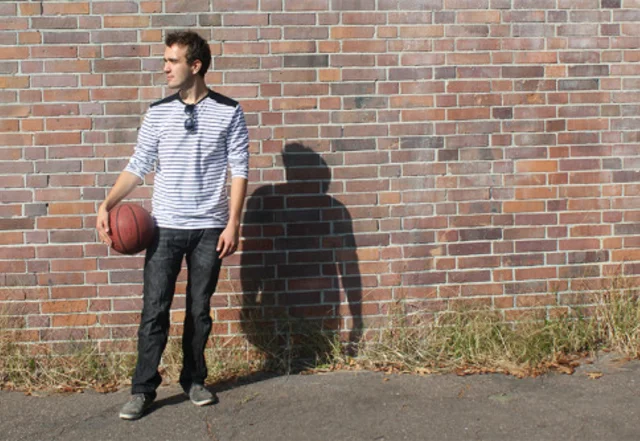 Schnittmuster sportliches Männershirt mit Streifen