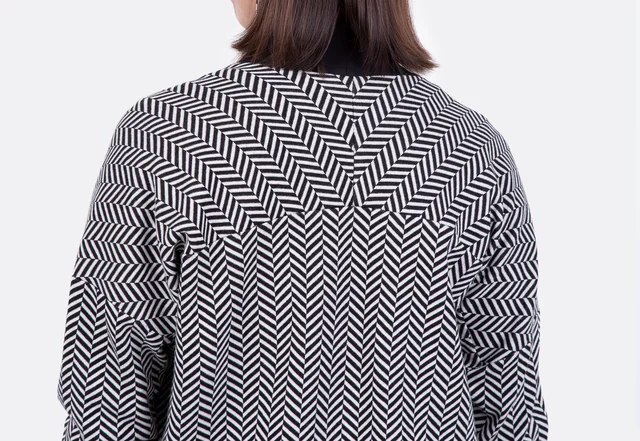 Schnittmuster Cardigan selber nähen Fischgrat-Muster Rückenteil