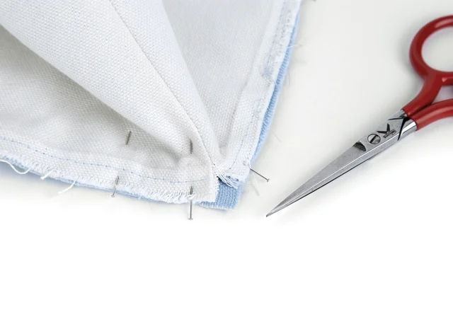 Nähanleitung Nähmaschinenhülle Schnittmuster gratis Ecken eingeschnitten