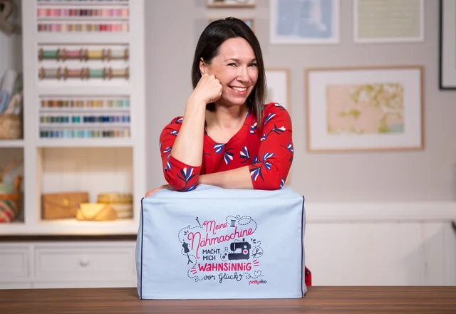 Nähanleitung kostenloses Schnittmuster Plotterdatei Nähmaschinenhülle