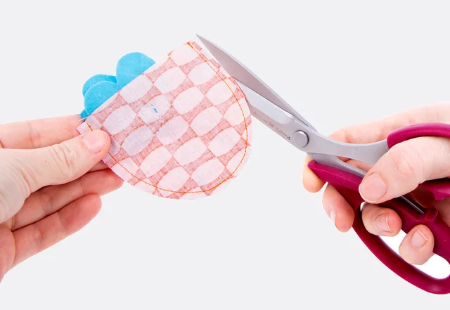 Nahtzugabe zurück schneiden