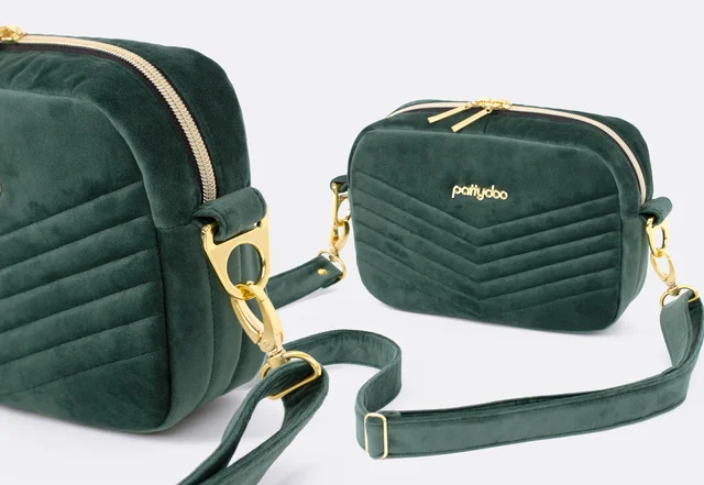 Schnittmuster Umhängetasche Samt grün gold Label