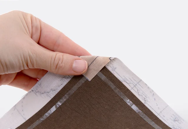 Reiseetui mit Stoff einfassen: Ecke umschlagen