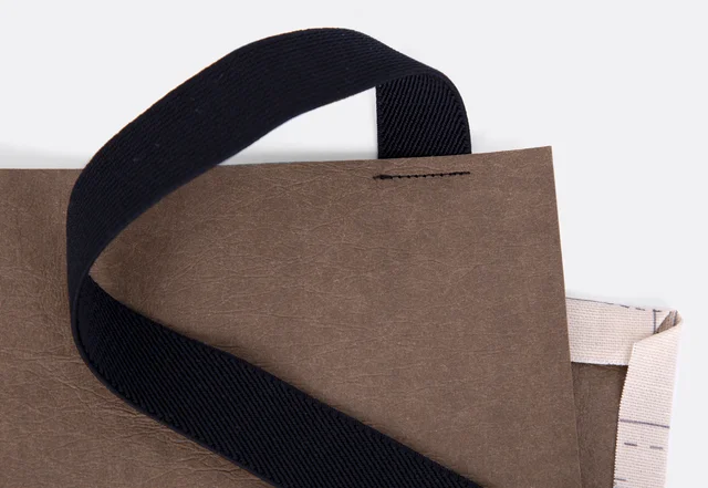 Reise-Etui nähen, Verschluss Gummiband einnähen