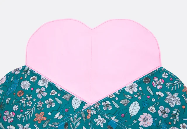 Blumenuntersetzer Freebie, abgesteppte Nähte, Herz Detail