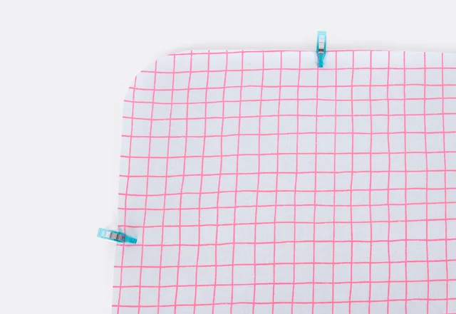 Picknickdecke Seiten aufeinander stecken