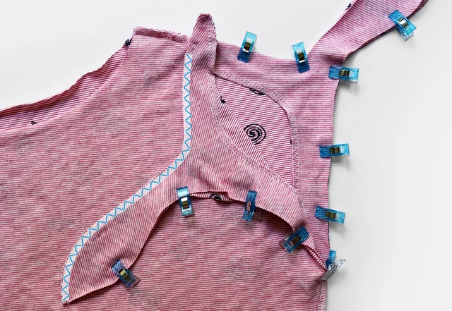 Nähanleitung Knotenärmel Beleg Overlocknaht