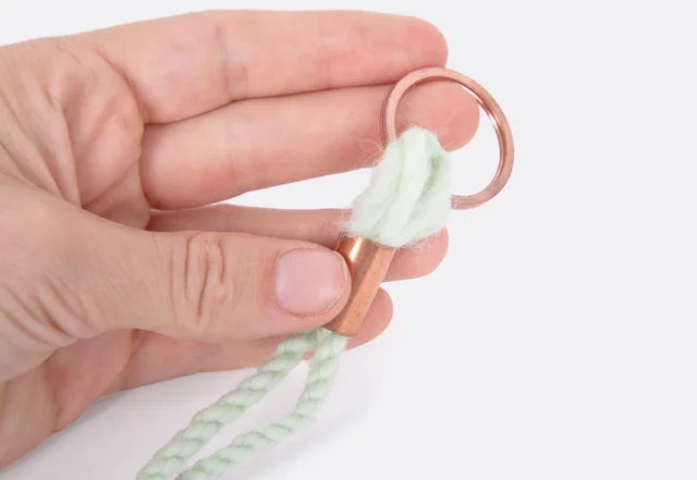 Pompoms selber machen Schlüsselanhänger