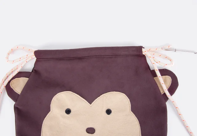 Kinderrucksack nähen Tunnelzug Band einfädeln