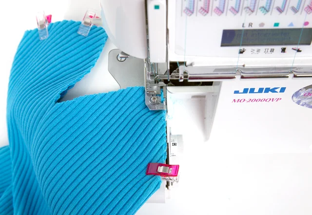 Hipster Beanie selber nähen Overlocknaht