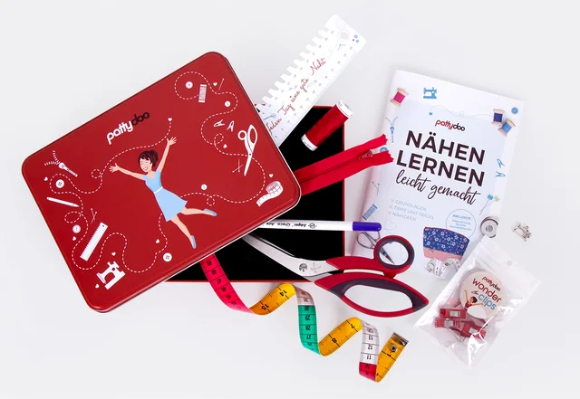 Nähbox Inhalt Schere Maßband Nähfibel Reißverschluss Nähbox Inhalt Schere Maßband Nähfibel Reißverschluss