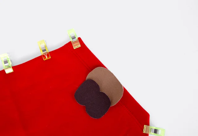 Applikation für Weihnachtspulli selber machen, Freebie - Bein aufnähen