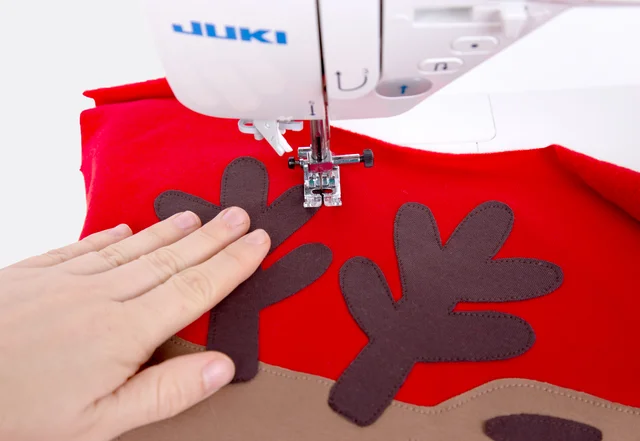 Applikation Freebie Rentier - Details aufnähen