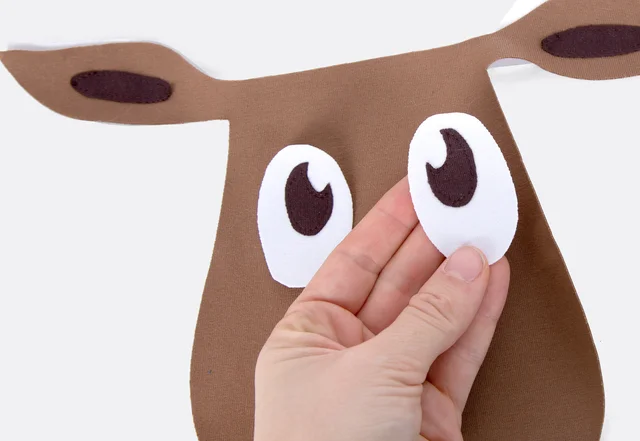 Applikation aufnähen Freebie gratis Vorlage Rentier Detail Jersey