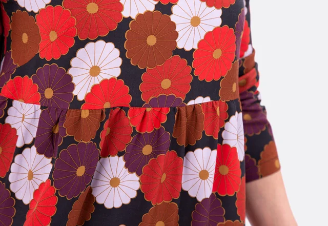 Kleid Blumenmuster Raffung nähen Anleitung