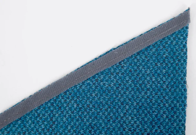 Strickstoff nähen: Schulternähte verstärken 