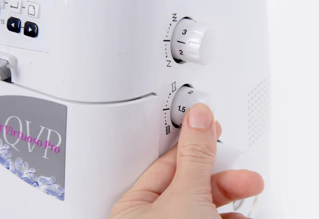 Strickstoff an Overlock - Differentialtransport