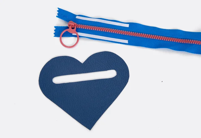 Kunstleder Herz-Täschchen mit Reißverschluss