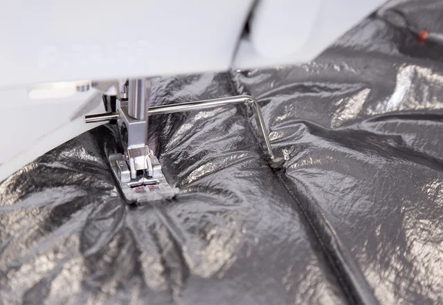 DIY-Tutorial Steppstoff Nähmaschine Kantenlineal