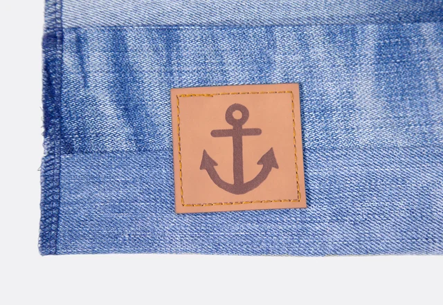 Jeans-Upcycling - Patch aufnähen Jeans-Upcycling - Patch aufnähen