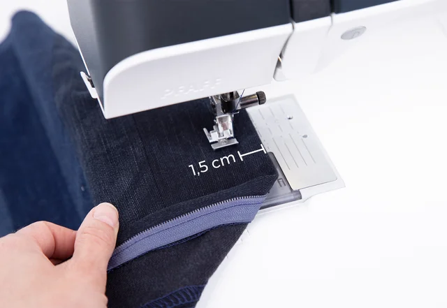 Kissenbezug mit Reißverschluss Verdeckung nähen