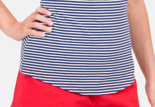 Schnittmuster Freebie Damen Shorts Sommer rot nähen