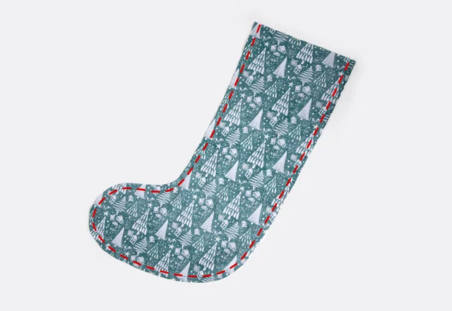 Nikolausstiefel DIY - Außenstoff aufeinander nähen Nikolausstiefel DIY - Außenstoff aufeinander nähen