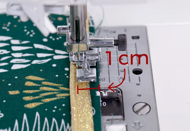 Anleitung Paspelband mit Kanten-Nähfuß aufnähen