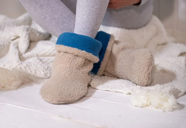 Nähtutorial für kuschelige Hausschuh-Stiefel für zu Hause Nähtutorial für kuschelige Hausschuh-Stiefel für zu Hause