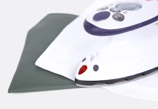 Tablettasche nähen: Klappe ausbügeln