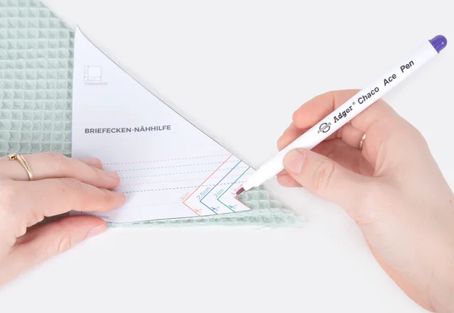 Briefecke mit Hilfsmittel anzeichnen