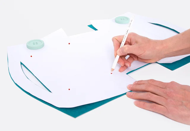 Markierungen für Innentaschen übertragen mit Schnittmuster