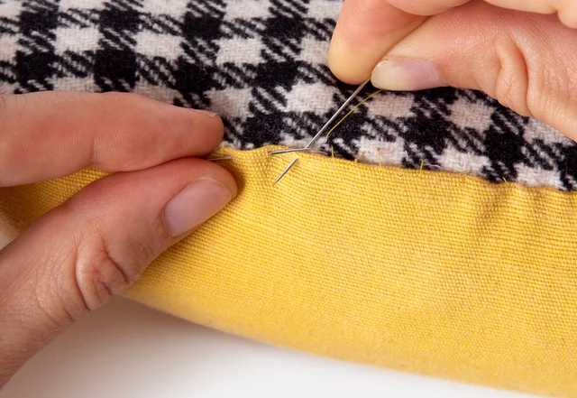 Wendeöffnung schließen mit Hexenstich