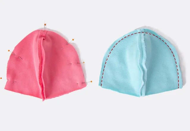 Wende-Krake: Schnittteile für den Kopf aneinander nähen